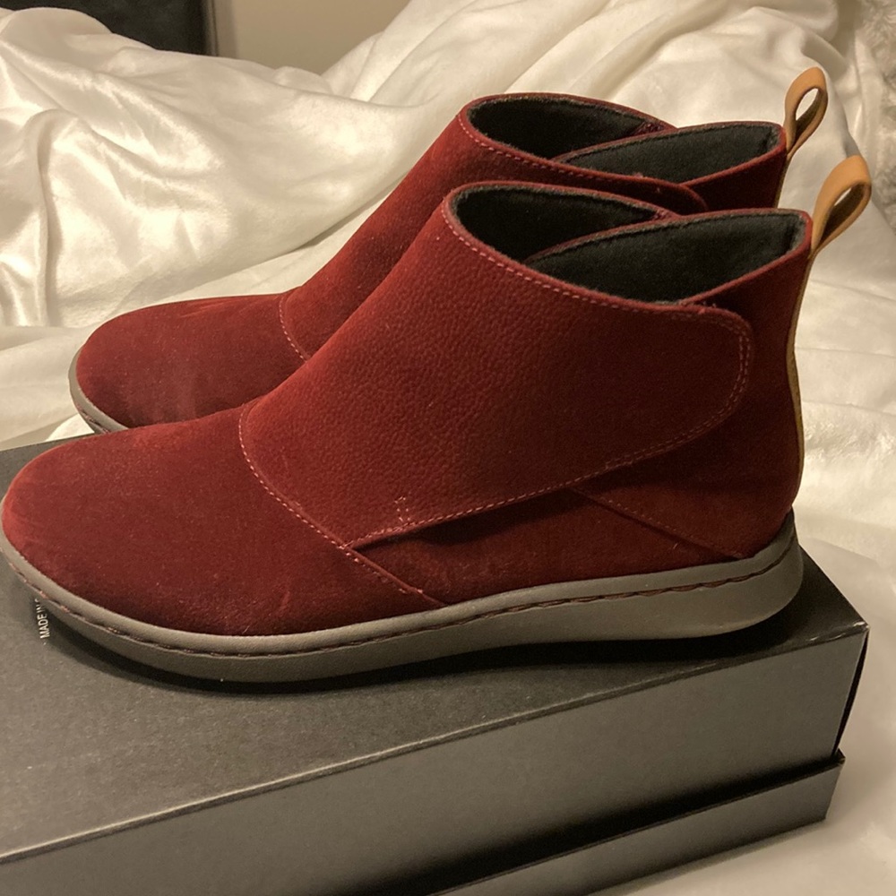 Cloudsteppers by Clarks Ankle Booties - size7M